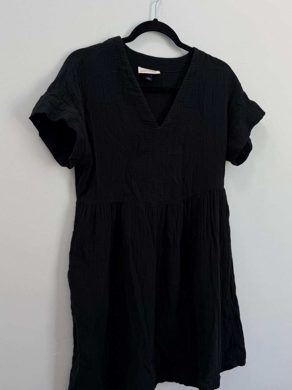 Universal Thread Black V-Neck Short Sleeve Midi Babydoll Dress